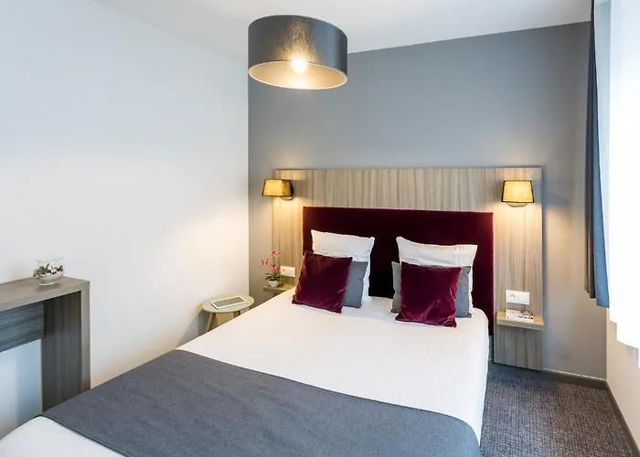 Nemea Elypseo Port Aparthotel 3*